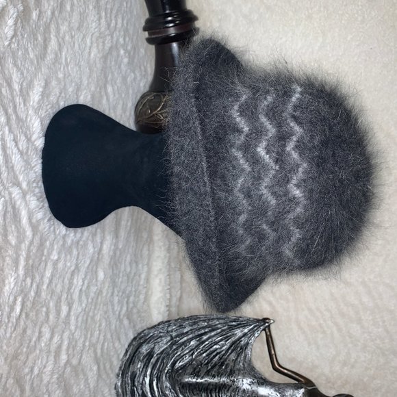 Gray Hat - Picture 5 of 10